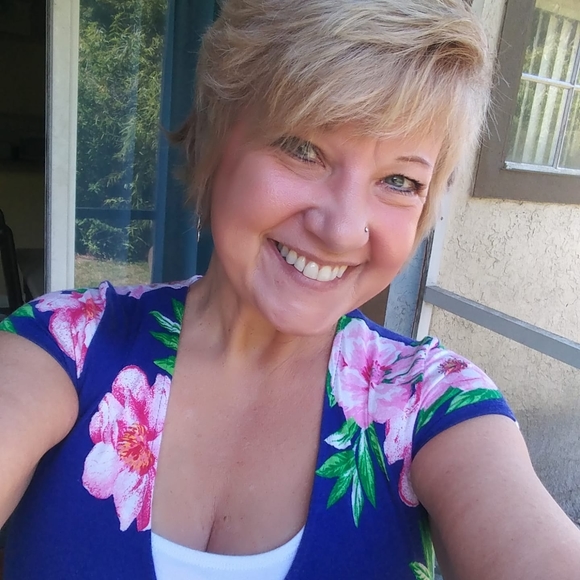 Meet your Posher, Sasha - Picture 1 of 1